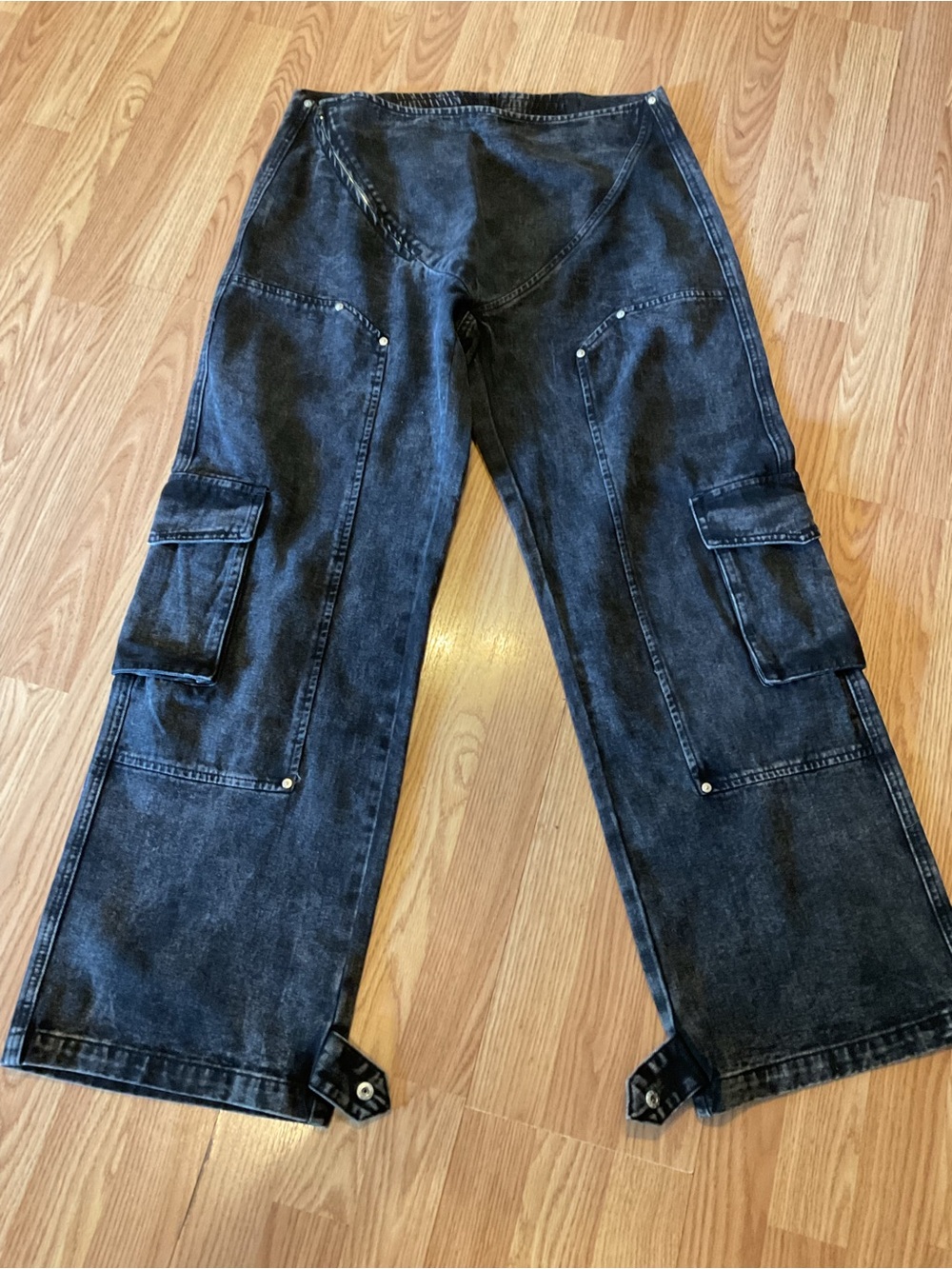 Fashion Nova Black Acid Washed XL. Jeans with Wide Baggy Legs V-Shape Zipper
